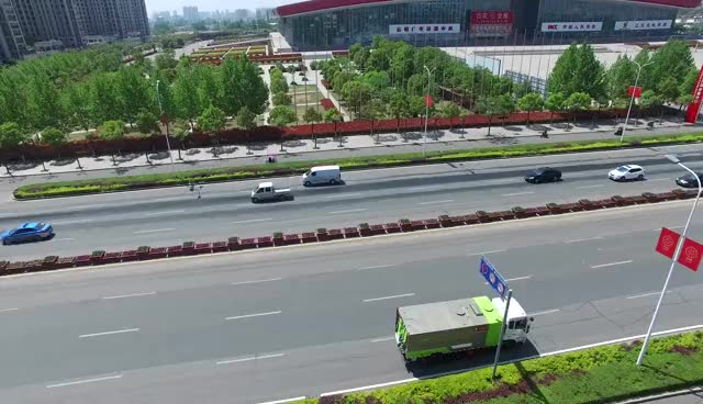 信陽雄獅重工清掃車作業(yè)現場
