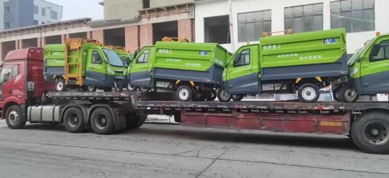 雄獅重工環(huán)衛(wèi)車批量交付信陽市淮濱縣，助力打好攻堅戰(zhàn)